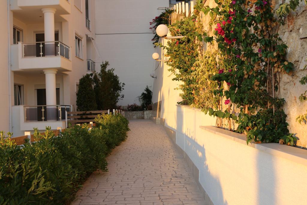White Residence Apartament Sarande Exterior photo